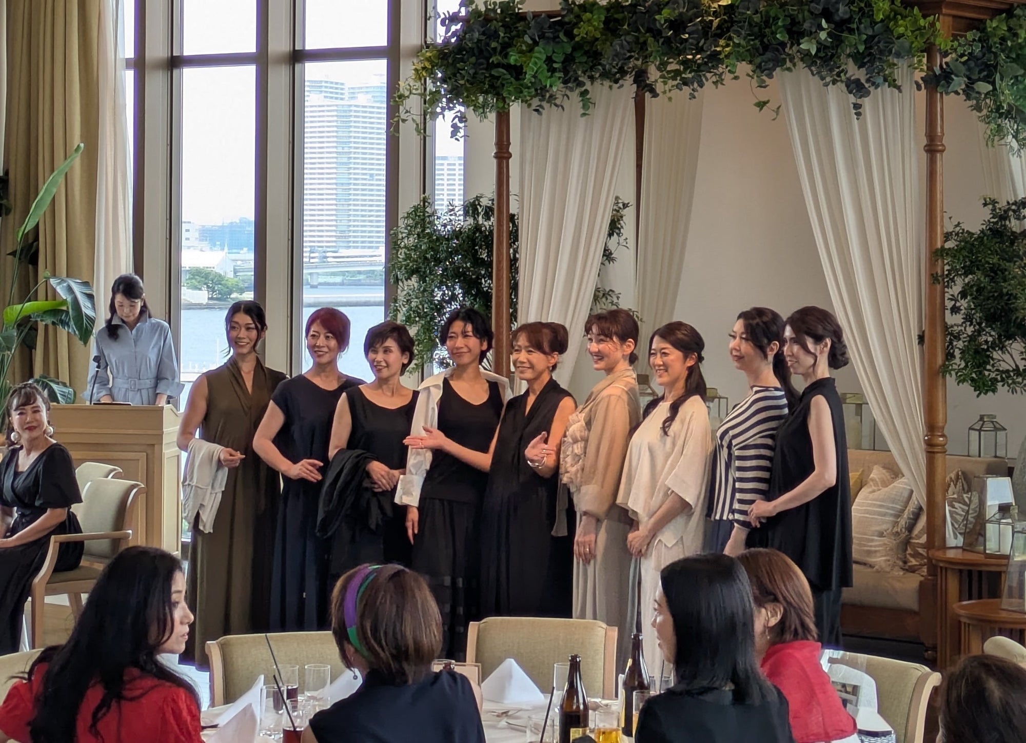 デザイナー丹羽直子が、すべてを手がける一着を、あなたへ。