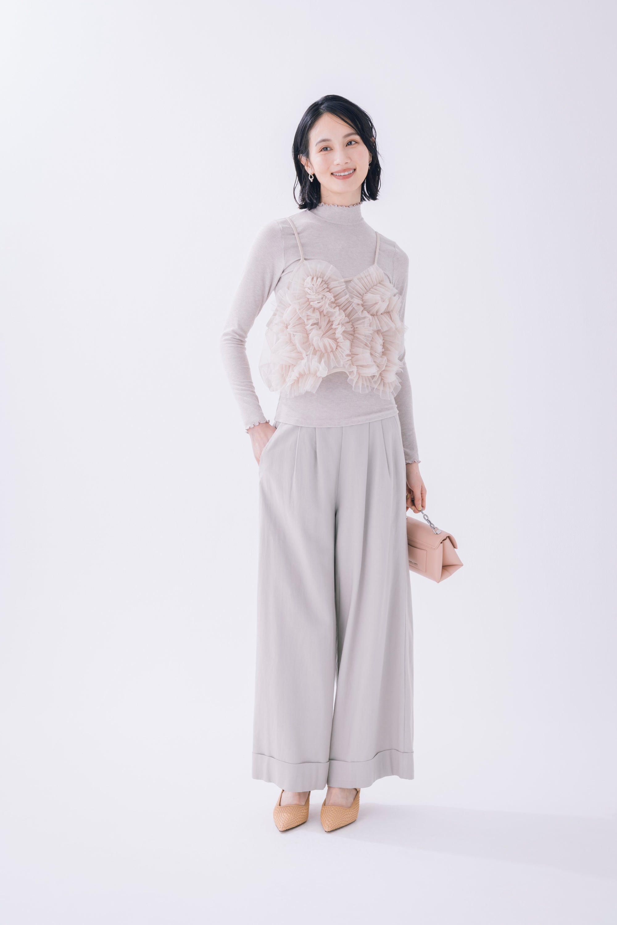 サンドベージュ モデル身長170cm/Mサイズ着用