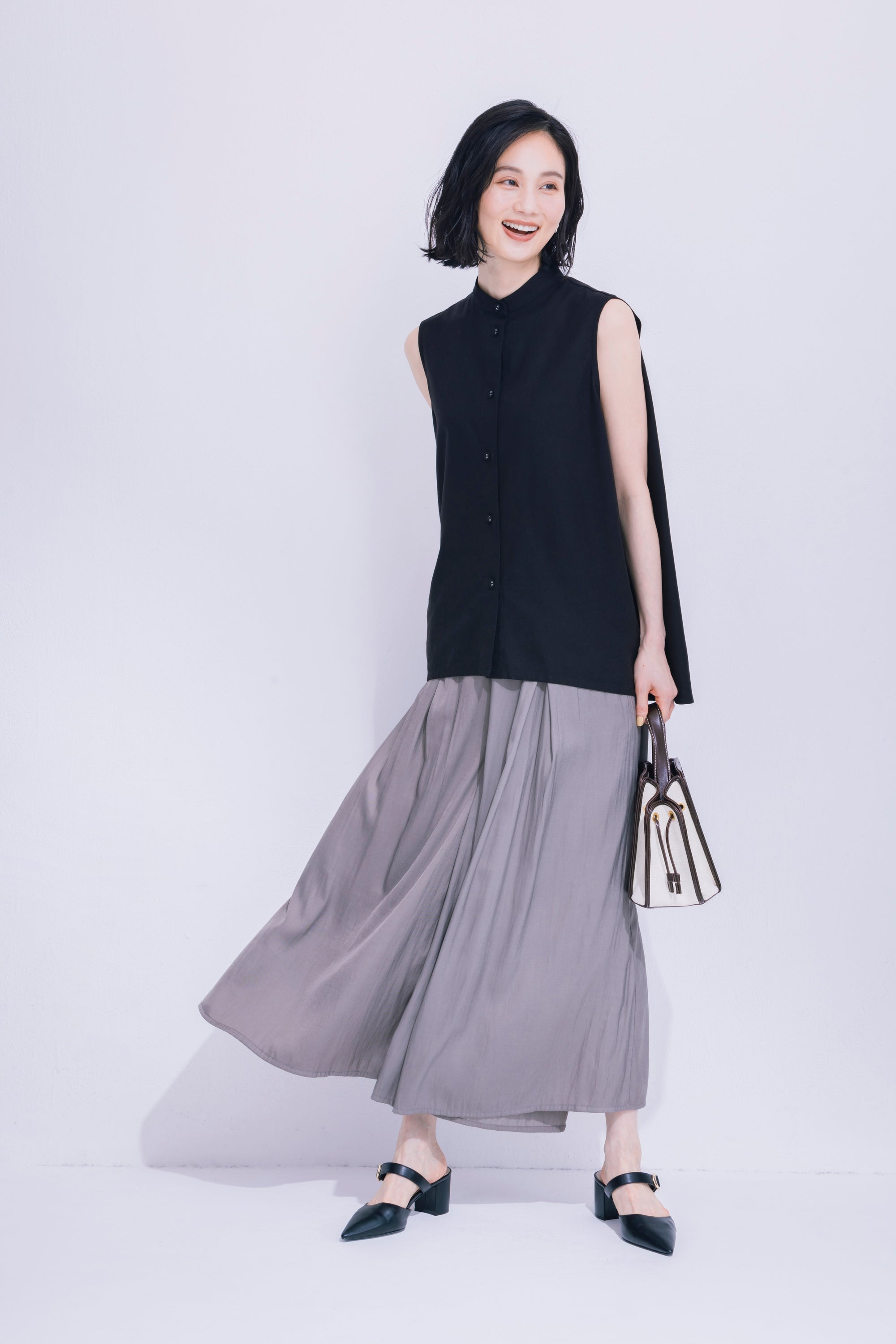 ブラック モデル身長170cm/Mサイズ着用