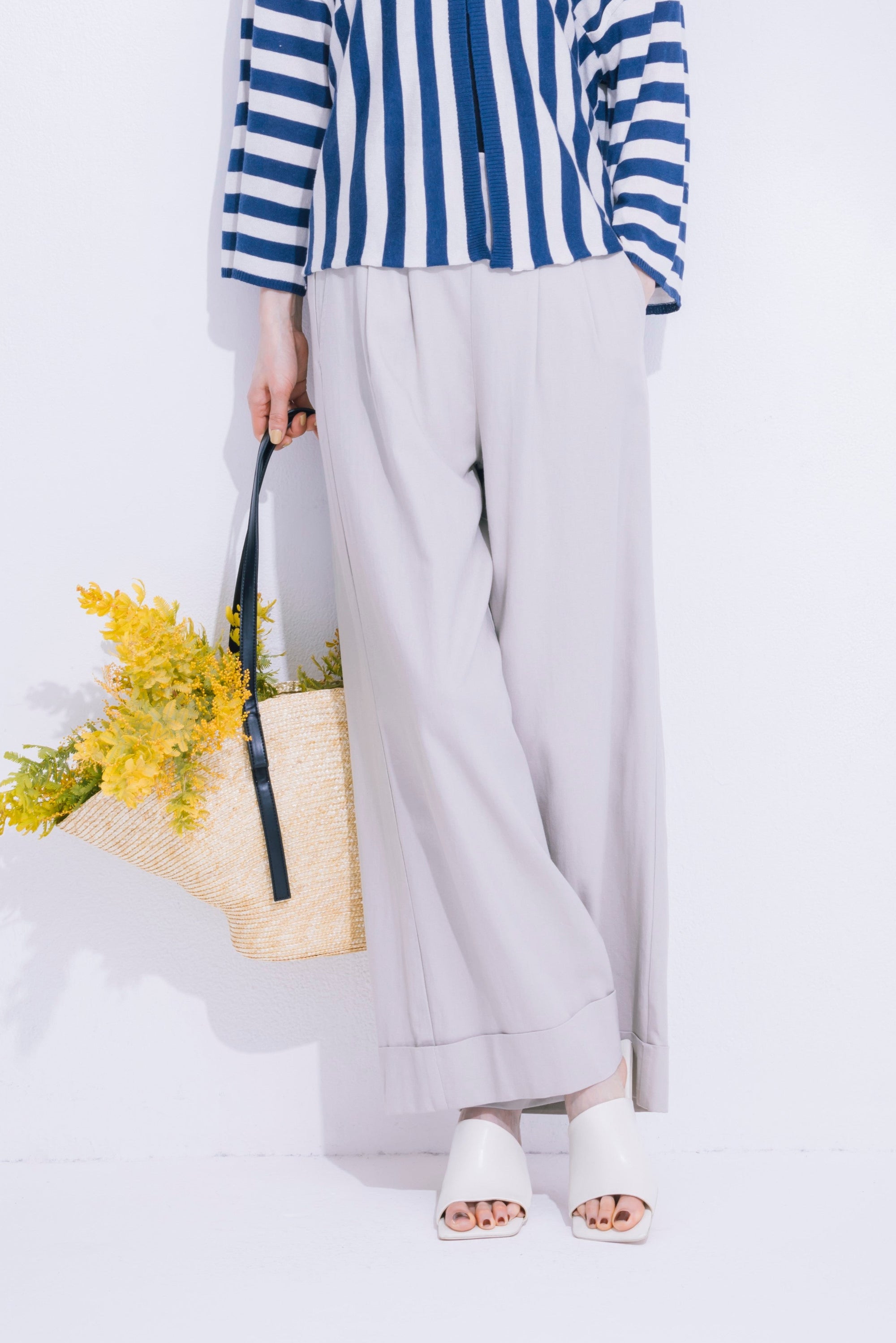 サンドベージュ モデル身長170cm/Mサイズ着用