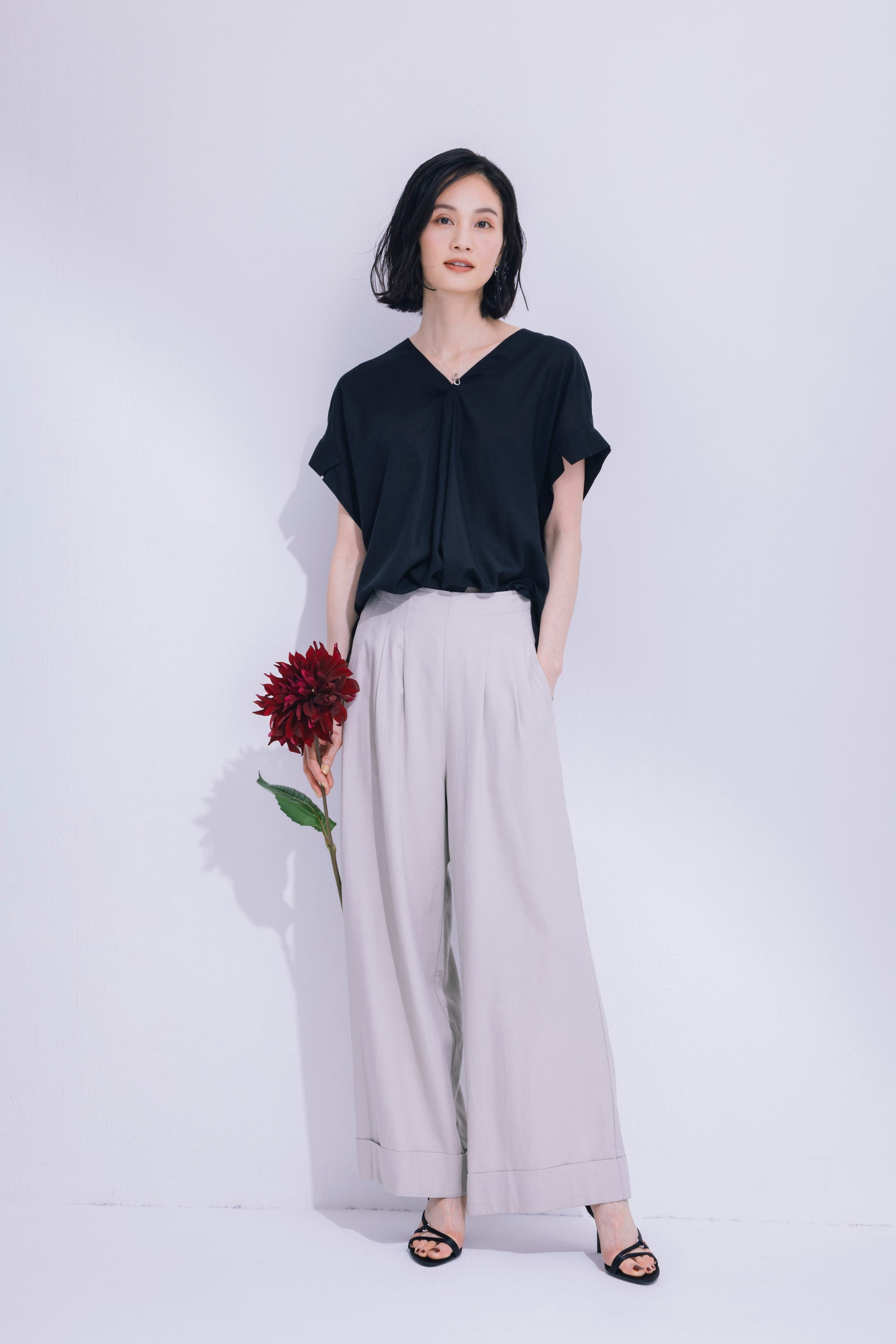 サンドベージュ モデル身長170cm/Mサイズ着用