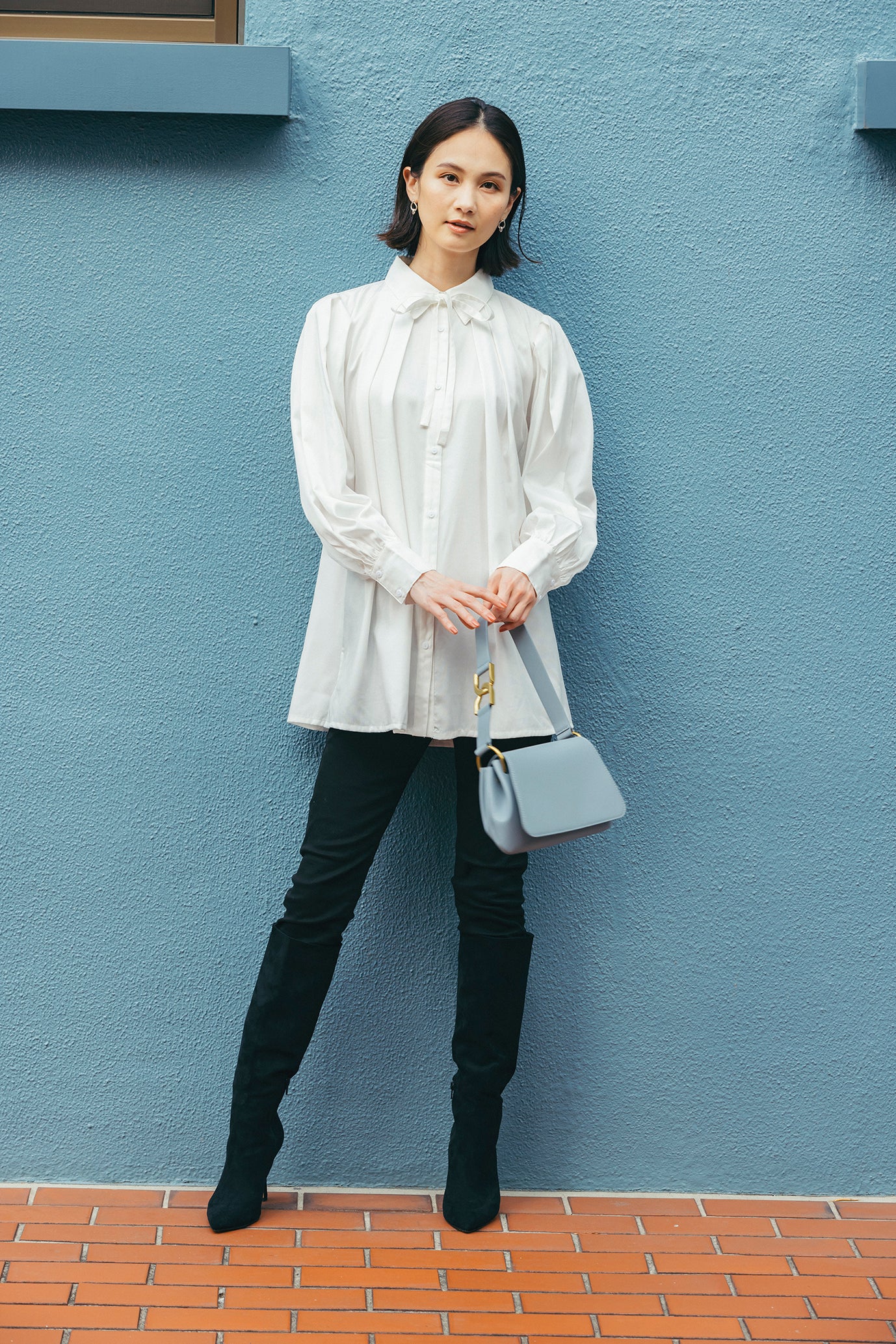 リボン付きタックブラウス NS-156