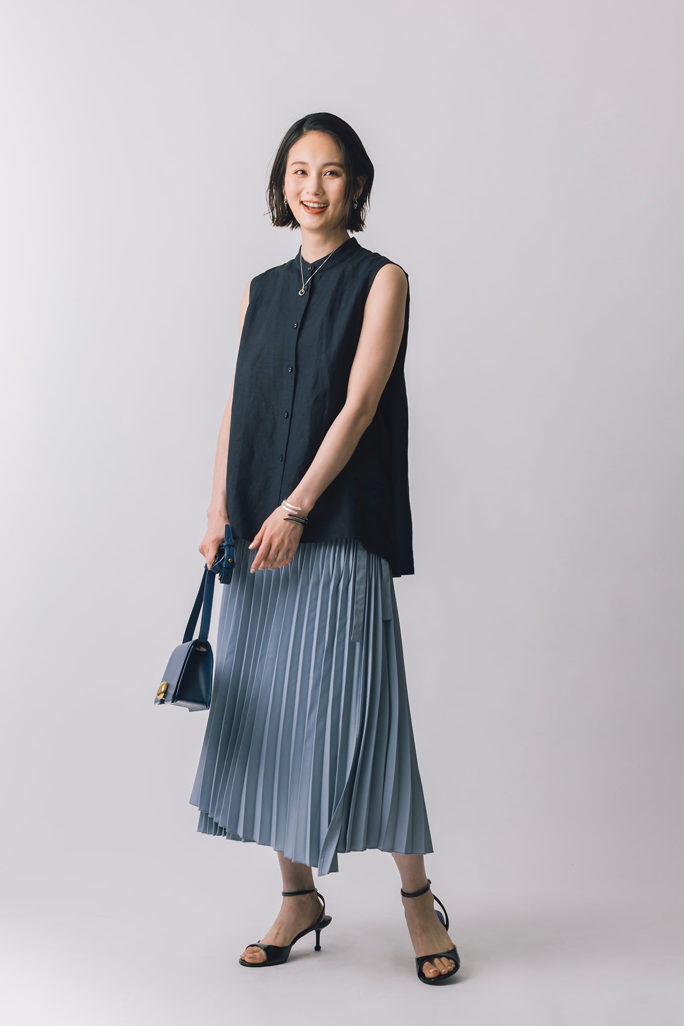 チャコールネイビー モデル身長170cm/Mサイズ着用