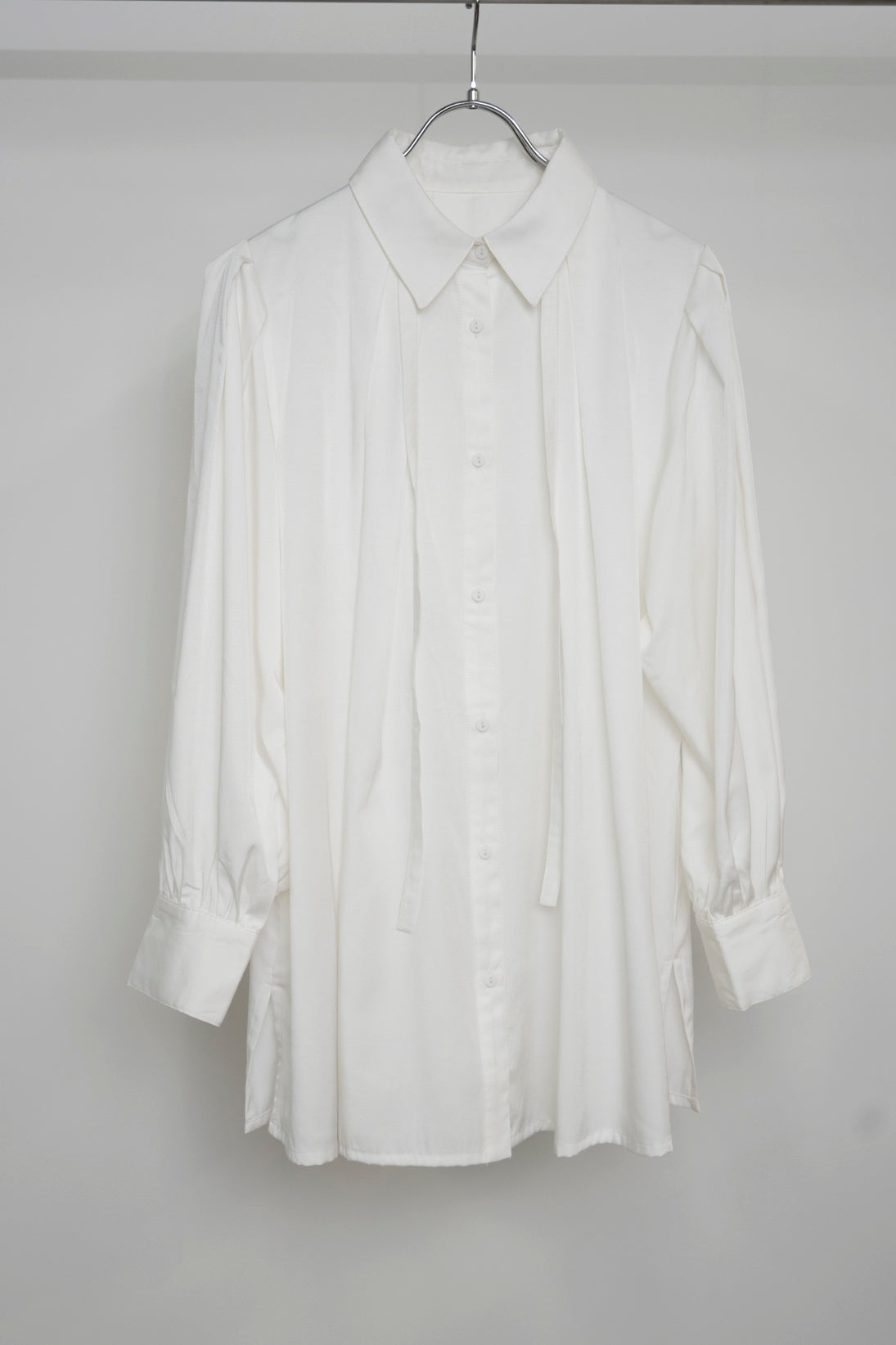 リボン付きタックブラウス NS-156