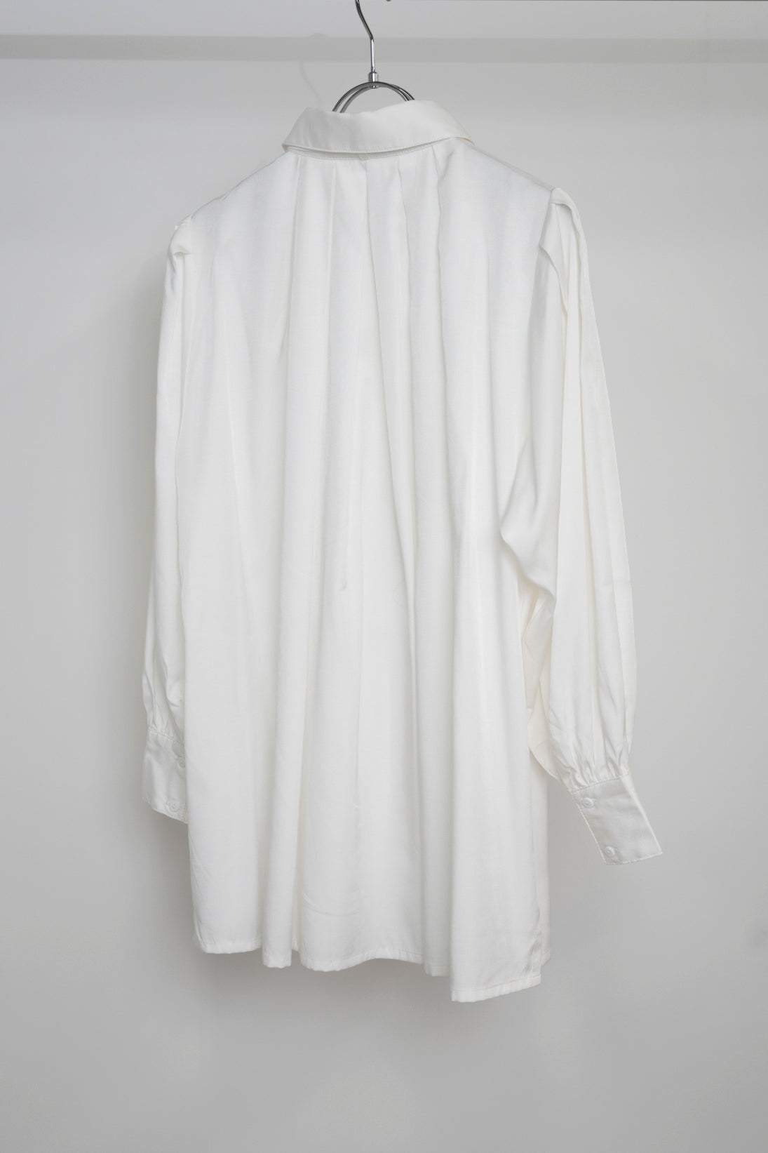 リボン付きタックブラウス NS-156