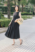 麻の涼しさを、ワンピースで全身に