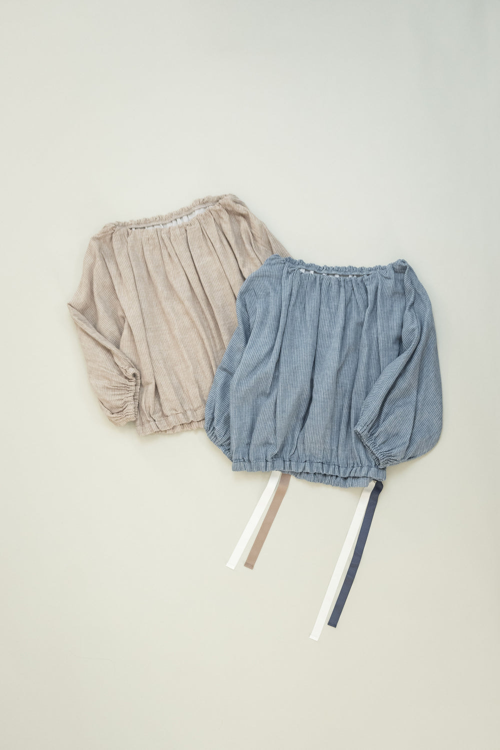 ストライプと、タックネックで、きりっと上品に スライド5